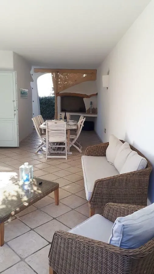 VILLETTA TOM 100 m DALLA SPIAGGIA Villa Calasetta Casa vacanze